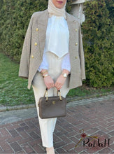 Lade das Bild in den Galerie-Viewer, Tweed  Blazer with Gold Buttons