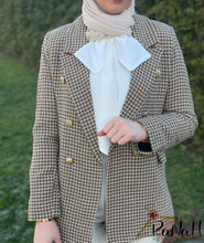 Lade das Bild in den Galerie-Viewer, Tweed  Blazer with Gold Buttons