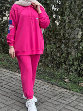 Lade das Bild in den Galerie-Viewer, Salam Tracksuit
