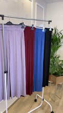 Lade das Bild in den Galerie-Viewer, Plissierte trouser
