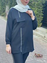 Lade das Bild in den Galerie-Viewer, Tracksuit with white line
