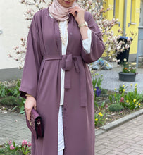 Lade das Bild in den Galerie-Viewer, Abaya with Belt
