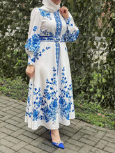 Lade das Bild in den Galerie-Viewer, Royal maxi silky dress
