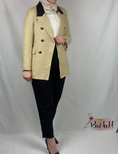 Lade das Bild in den Galerie-Viewer, Blazer with leather collar
