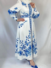 Lade das Bild in den Galerie-Viewer, Royal maxi silky dress
