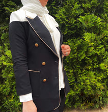 Lade das Bild in den Galerie-Viewer, Sara two Colors Blazer
